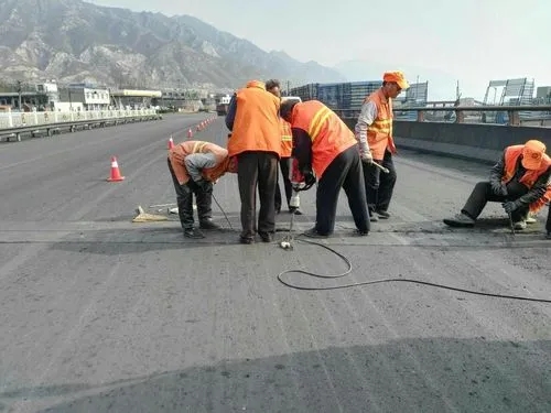 鹰手营子矿道路桥梁病害治理